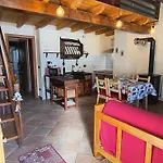 Apartment Petit Royal - Maisons De Charme Valle D'aosta - Per 6 Persone - Con Balcone, Giardino E Soppalco Champoluc