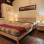 Apartamento Petit Royal - Maisons De Charme Valle D'aosta - Per 6 Persone - Con Balcone, Giardino E Soppalco Champoluc