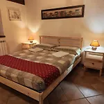 Petit Royal - Maisons De Charme Valle D'aosta - Per 6 Persone - Con Balcone, Giardino E Soppalco