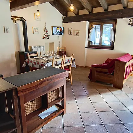 Lejlighed Petit Royal - Maisons De Charme Valle D'aosta - Per 6 Persone - Con Balcone, Giardino E Soppalco *