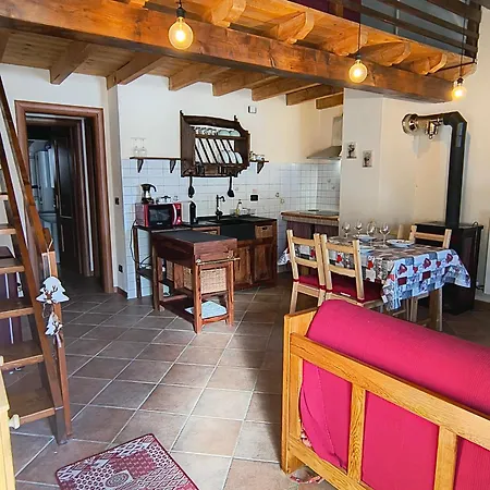 Lejlighed Petit Royal - Maisons De Charme Valle D'aosta - Per 6 Persone - Con Balcone, Giardino E Soppalco Champoluc