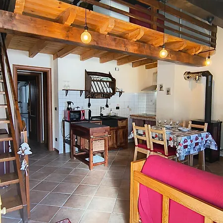 Petit Royal - Maisons De Charme Valle D'aosta - Per 6 Persone - Con Balcone, Giardino E Soppalco Lejlighed Champoluc