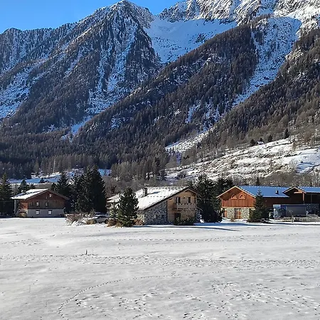 Petit Royal - Maisons De Charme Valle D'aosta - Per 6 Persone - Con Balcone, Giardino E Soppalco Champoluc