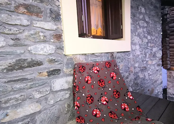 Apartment Petit Royal - Maisons De Charme Valle D'aosta - Per 6 Persone - Con Balcone, Giardino E Soppalco Champoluc