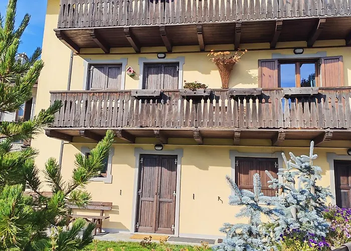 Apartment Petit Royal - Maisons De Charme Valle D'aosta - Per 6 Persone - Con Balcone, Giardino E Soppalco *
